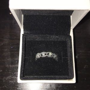 Pandora ring